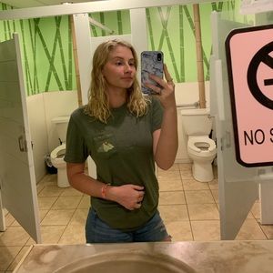 Meet your Posher, Alexis